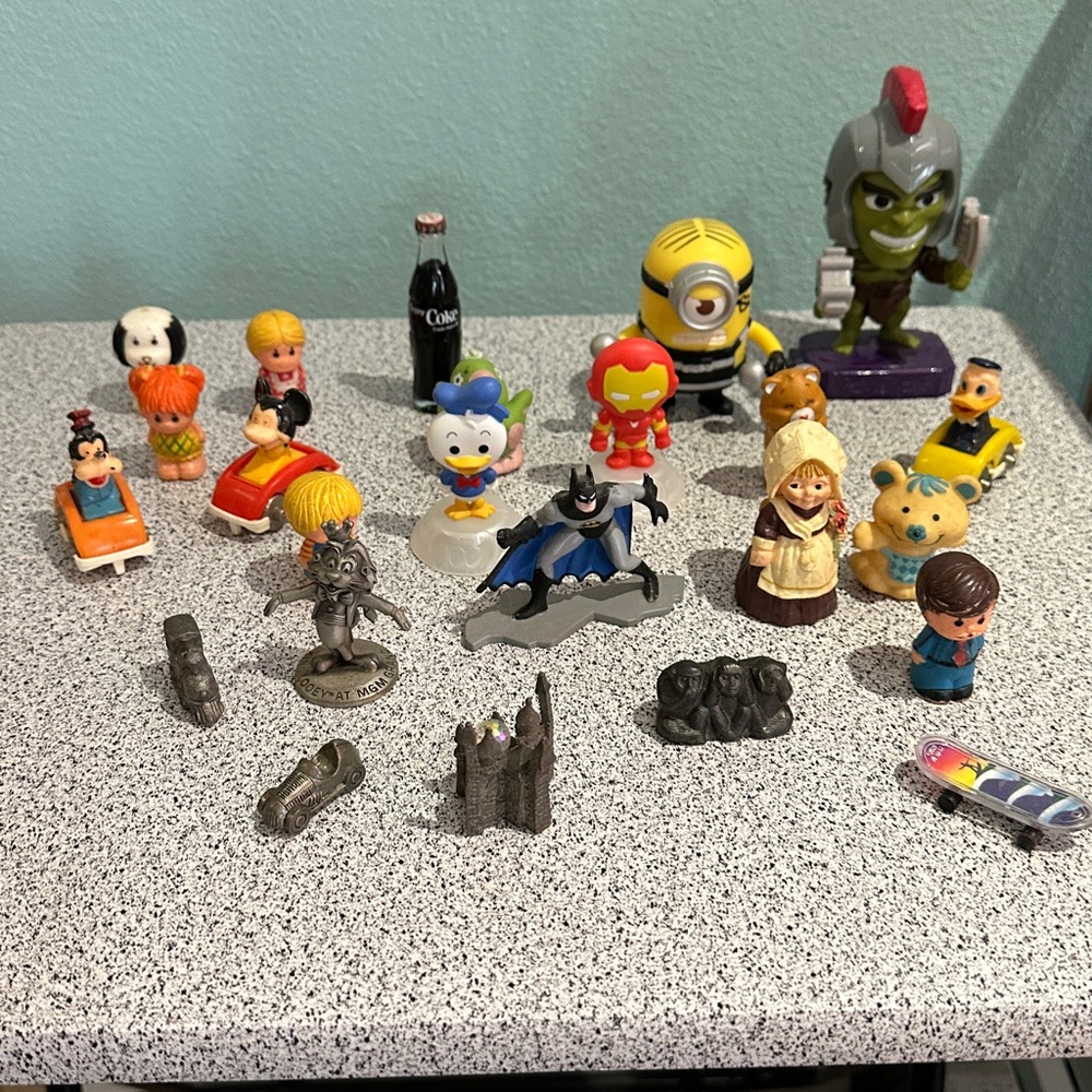 Assorted Kids Toy Figures Set